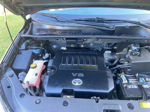 Used 2012 Toyota RAV4 FWD V6 image 3
