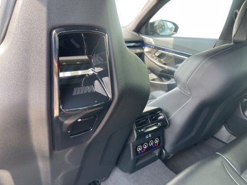 Used 2025 BMW M5 w/ Carbon Package image 13