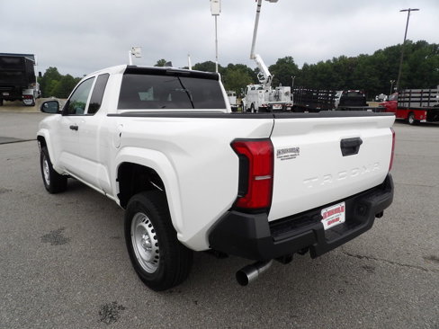 Used 2024 Toyota Tacoma SR image 5
