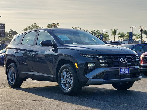 Certified 2025 Hyundai Tucson SE image 25
