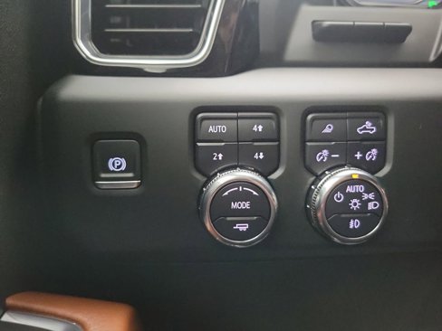 Used 2024 GMC Sierra 2500 Denali Ultimate w/ Max Trailering Package image 15