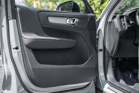 New 2026 Volvo XC40 B5 Plus w/ Protection Package Premier image 37