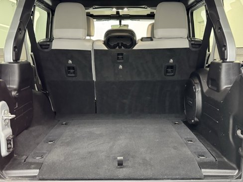 Used 2022 Jeep Wrangler Unlimited Sahara image 37