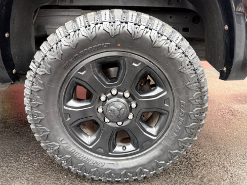 Used 2014 RAM 2500 Laramie w/ Black Appearance Group image 9