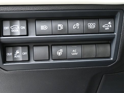 Used 2024 Toyota Sequoia Capstone image 6