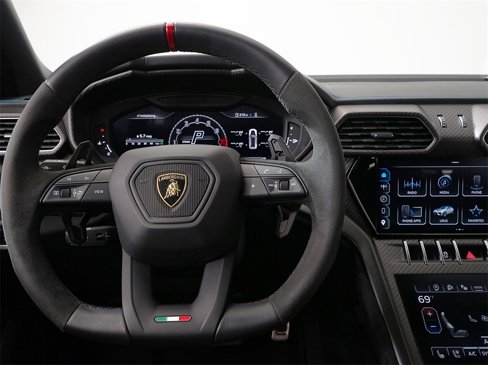 Used 2023 Lamborghini Urus Performante image 8