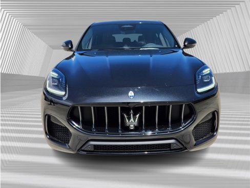 New 2025 Maserati Grecale GT image 3