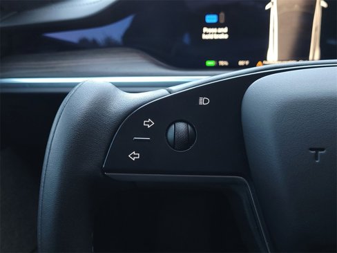Used 2023 Tesla Model S image 25