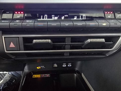 Used 2025 Toyota Camry XSE image 29