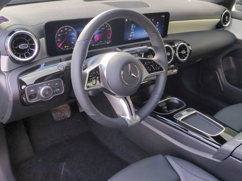 Used 2025 Mercedes-Benz CLA 250 4MATIC image 10