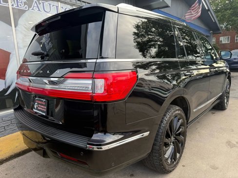 Used 2021 Lincoln Navigator Reserve image 3