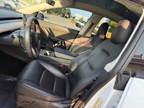 Used 2020 Tesla Model Y Long Range image 15