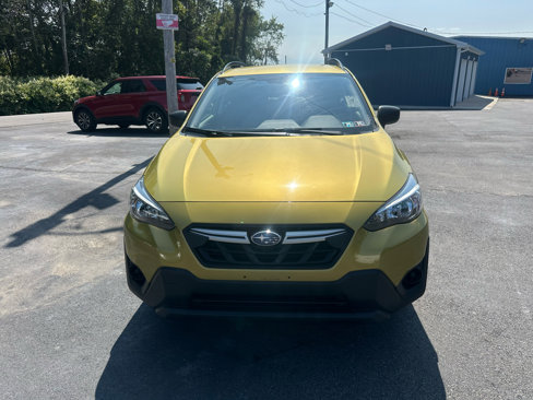 Used 2023 Subaru Crosstrek 2.0i image 2