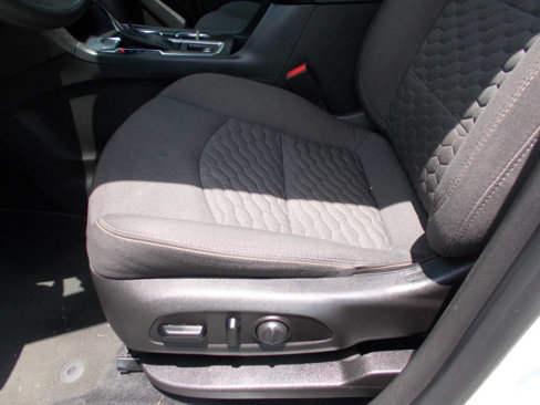 Used 2021 Chevrolet Equinox LT image 12