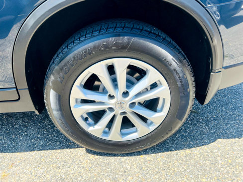 Used 2016 Nissan Rogue SV image 9