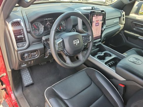 Used 2025 RAM 1500 Laramie image 4