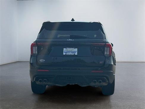 Used 2025 Ford Explorer ST image 4