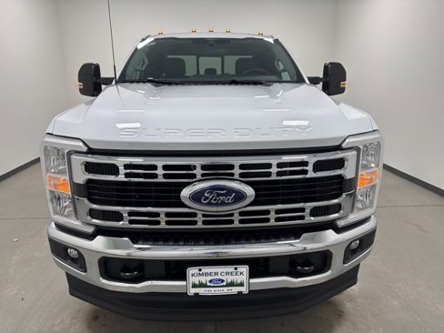 New 2026 Ford F350 XLT w/ FX4 Off-Road Package image 2