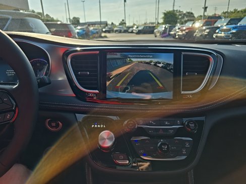 New 2026 Chrysler Pacifica Limited image 20