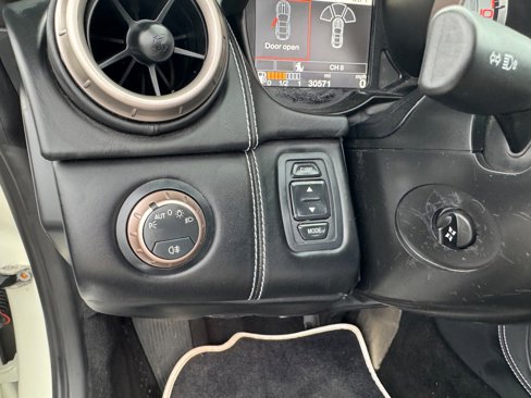 Used 2014 Ferrari California image 24