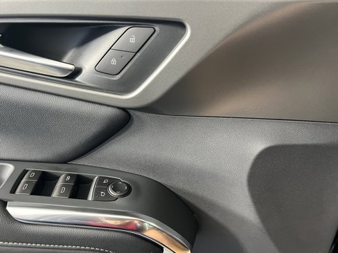 New 2025 Chevrolet Traverse LT w/ LPO, Floor Liner Package image 19