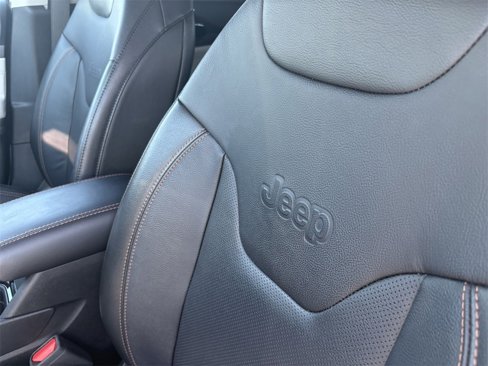 Certified 2022 Jeep Compass Limited w/ Sun and Sound Group image 17
