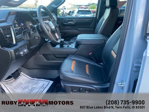 Used 2024 GMC Sierra 1500 AT4 w/ Technology Package image 4