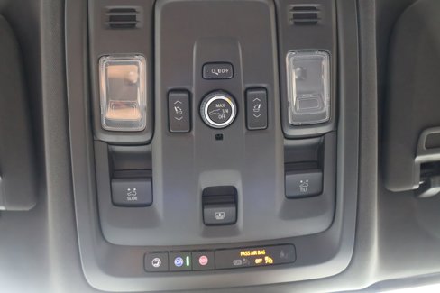 Used 2025 Chevrolet Tahoe Z71 w/ Comfort Package image 35