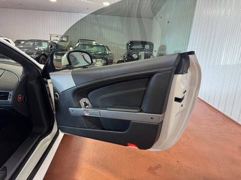 Used 2015 Aston Martin DB9 Coupe image 24