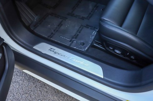 Used 2020 Porsche Taycan Turbo image 27