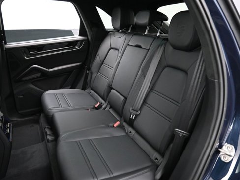 New 2025 Porsche Cayenne Turbo image 26