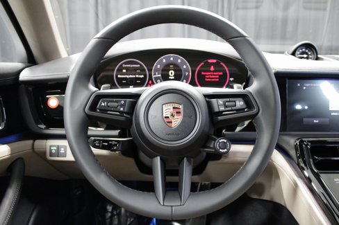 New 2025 Porsche Panamera 4 image 29