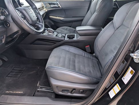 Used 2022 Mitsubishi Outlander SE image 13