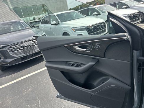 New 2025 Audi Q8 Premium image 21