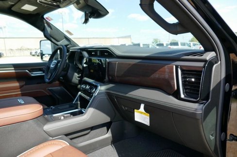 New 2026 GMC Sierra 2500 Denali Ultimate image 12