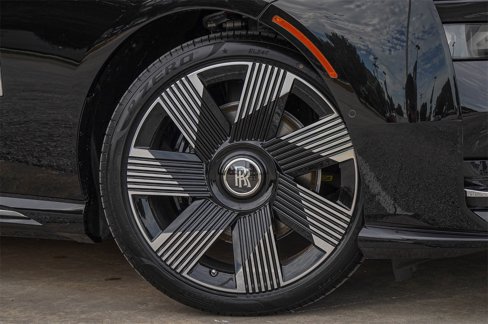 New 2025 Rolls-Royce Spectre w/ Spectre Launch Package image 11