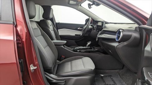 Used 2025 Chevrolet Trax LT image 22