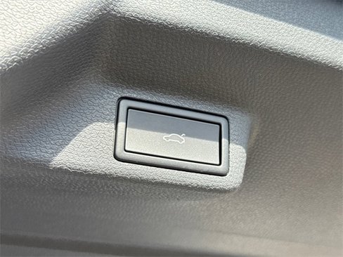 New 2025 Volkswagen ID. Buzz 1st Edition image 16