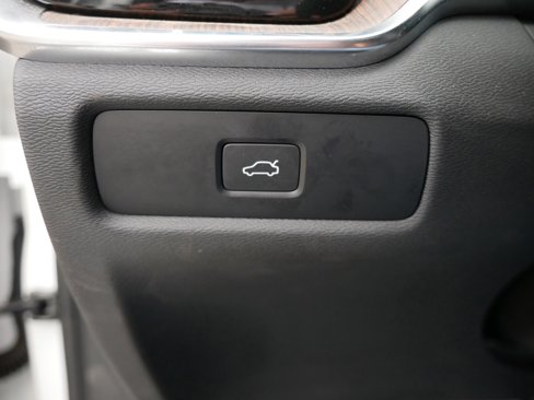 Certified 2024 Volvo S60 B5 Plus image 28
