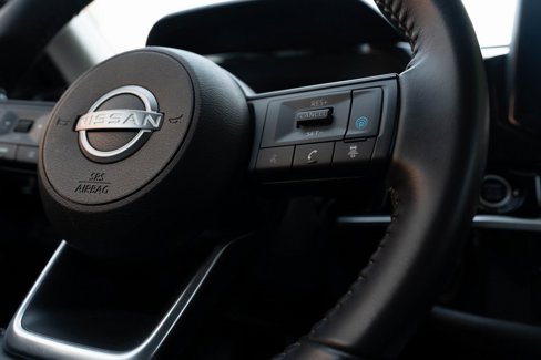 Used 2024 Nissan Pathfinder SV image 32