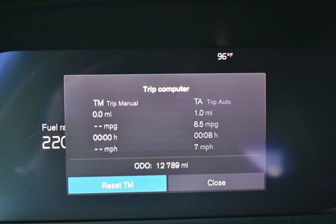 Used 2025 Volvo XC40 B5 Core image 56