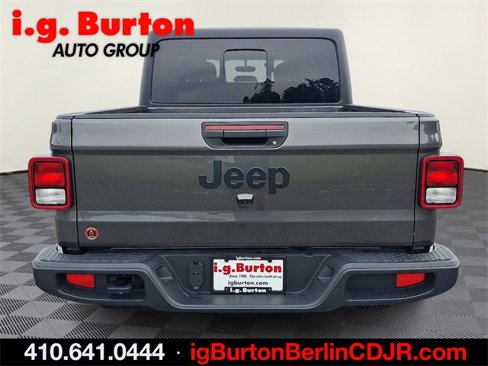 Used 2023 Jeep Gladiator Sport image 5