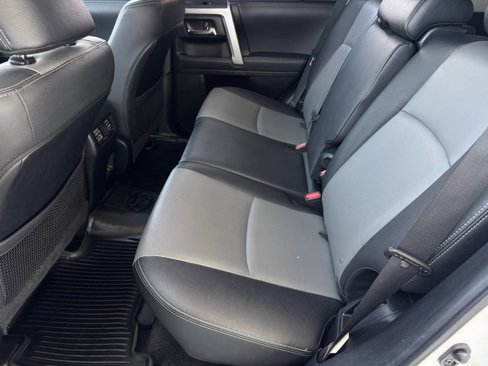 Used 2020 Toyota 4Runner SR5 Premium image 18