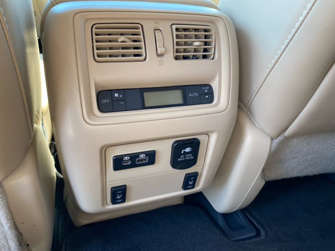 Used 2020 Nissan Pathfinder SL image 16