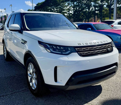Used 2020 Land Rover Discovery SE image 3