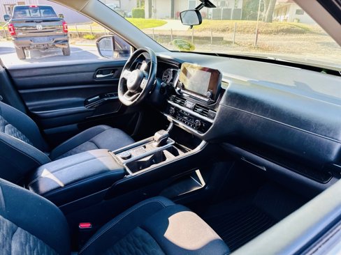 Used 2022 Nissan Pathfinder SV image 15