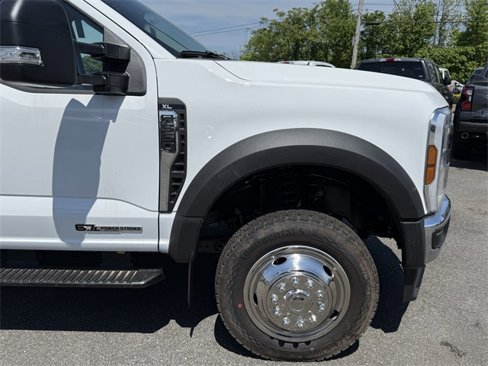New 2025 Ford F550 4x4 SuperCab Super Duty image 9
