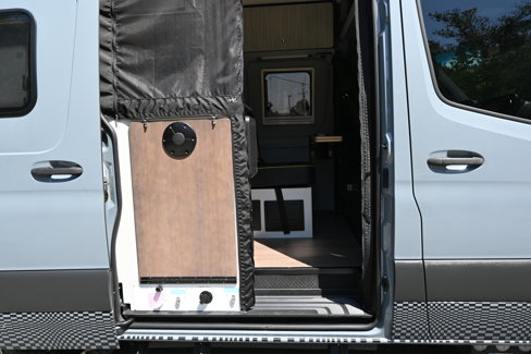 Used 2019 Mercedes-Benz Sprinter 4x4 144 w/ Premium Plus Package image 27