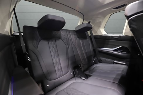 Used 2023 BMW X7 xDrive40i w/ Premium Package image 31
