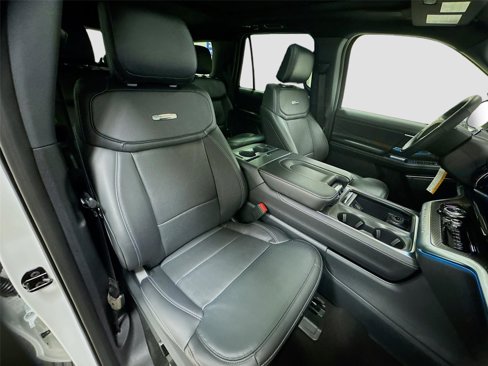 New 2025 Ford Expedition Platinum image 30
